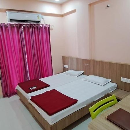 Hotel Aaditya Palace Bhusawal Exterior foto