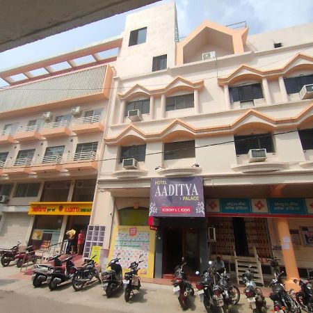 Hotel Aaditya Palace Bhusawal Exterior foto