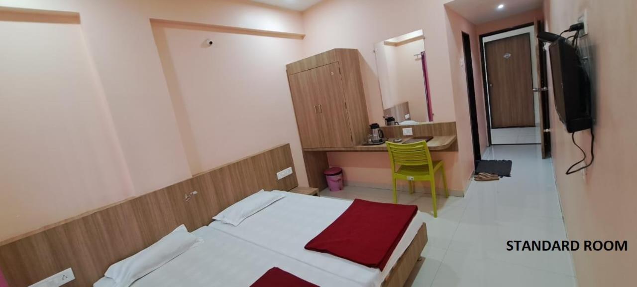 Hotel Aaditya Palace Bhusawal Exterior foto