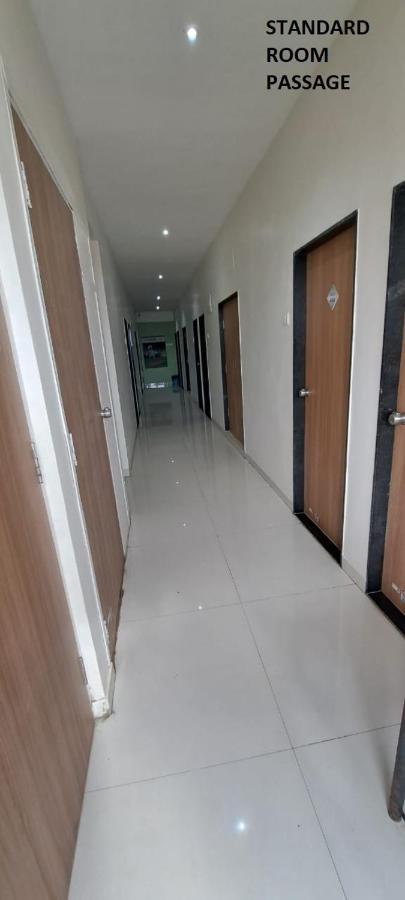 Hotel Aaditya Palace Bhusawal Exterior foto