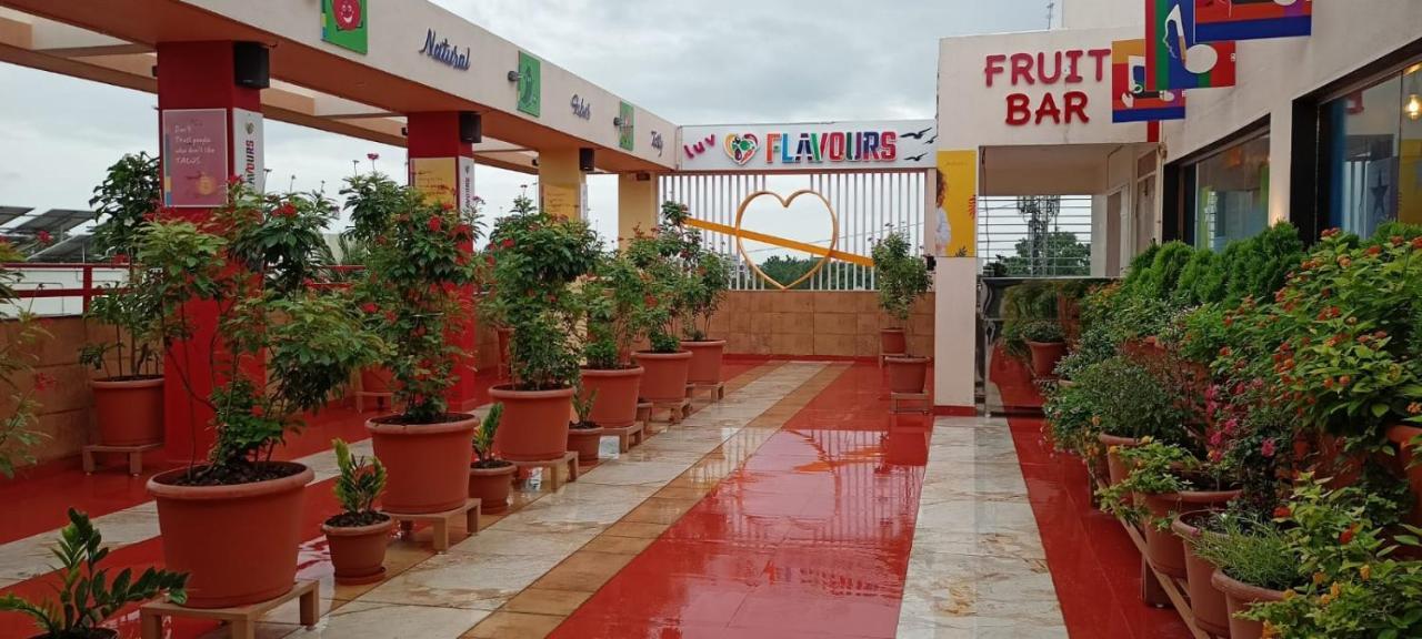 Hotel Aaditya Palace Bhusawal Exterior foto
